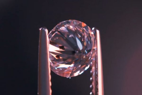 How to Tell the Difference Between a Crystal and a Diamond?