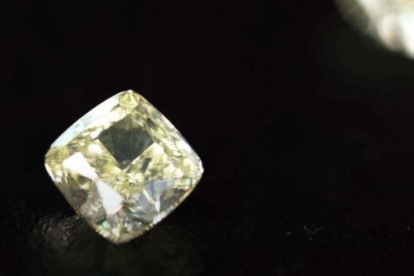 How Much Is a 30 Carat Diamond Worth?