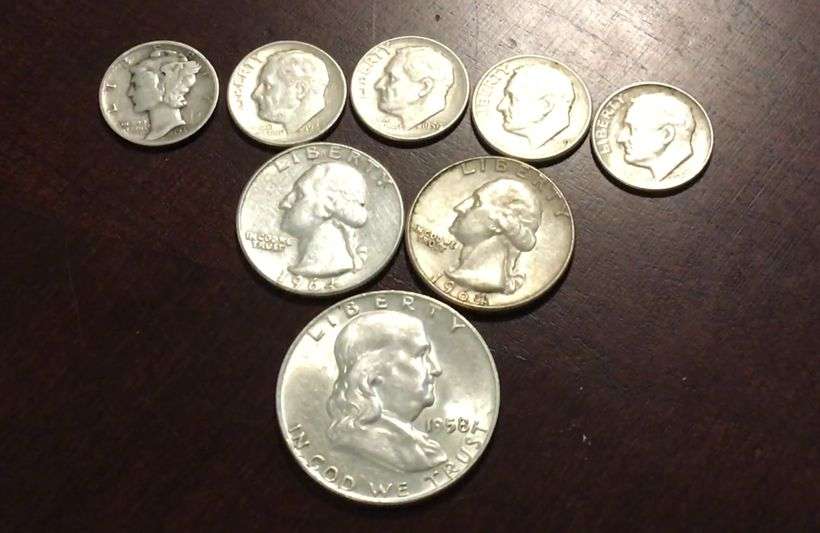 How Many Silver Half Dollars Make an Ounce? 2 How many 90 silver half dollars make an ounce