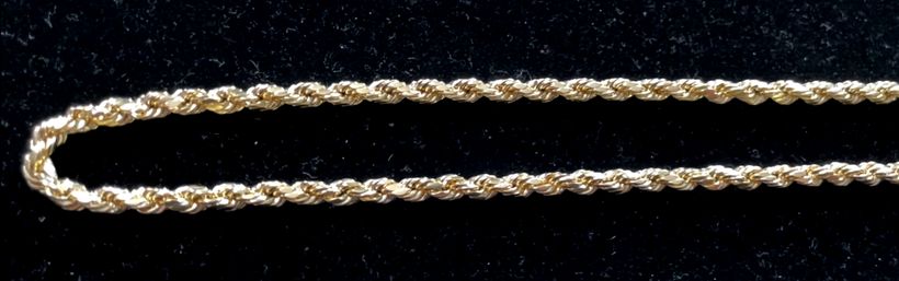 What is a Semi Solid Gold Chain